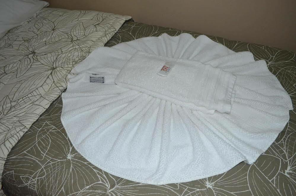 Oyo Hotel Diamante Negro - Салвадор Екстериор снимка