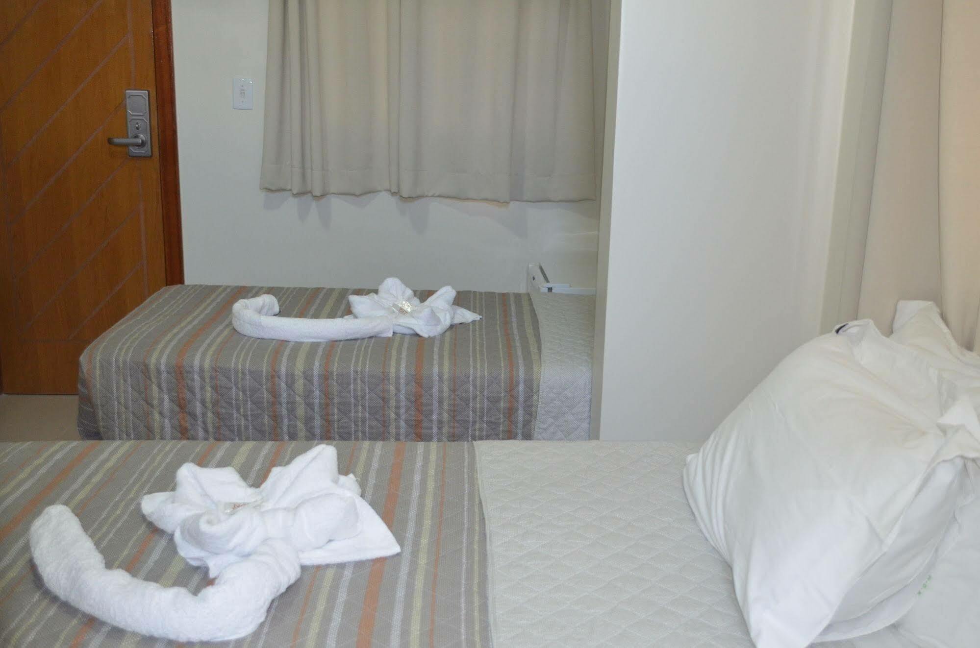 Oyo Hotel Diamante Negro - Салвадор Екстериор снимка